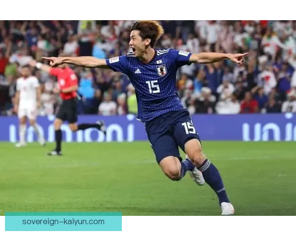 久保建英在球队中展现更衣室领袖角色，持续提升团队士气与凝聚力