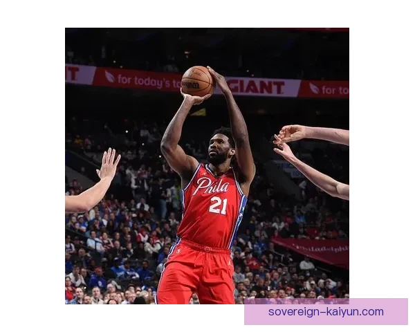 亨利进攻数据解析显示其状态回暖，值得关注新赛季表现。